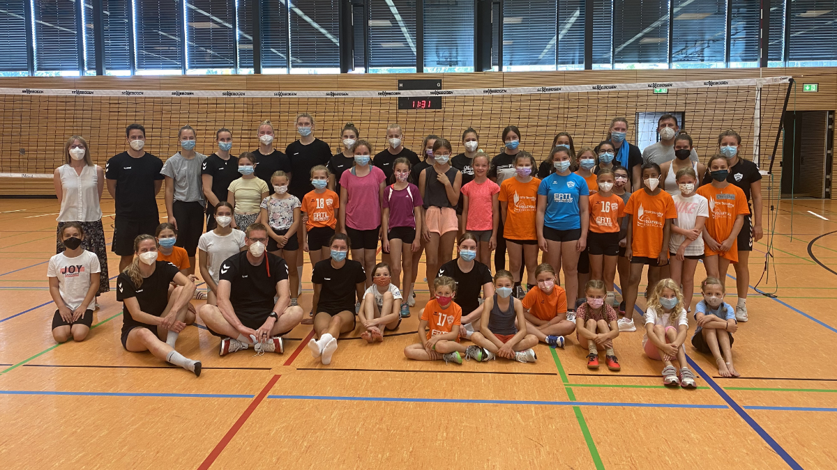 Magische Erlebnisse für Teilnehmerinnen des Volleyball Beachcamps