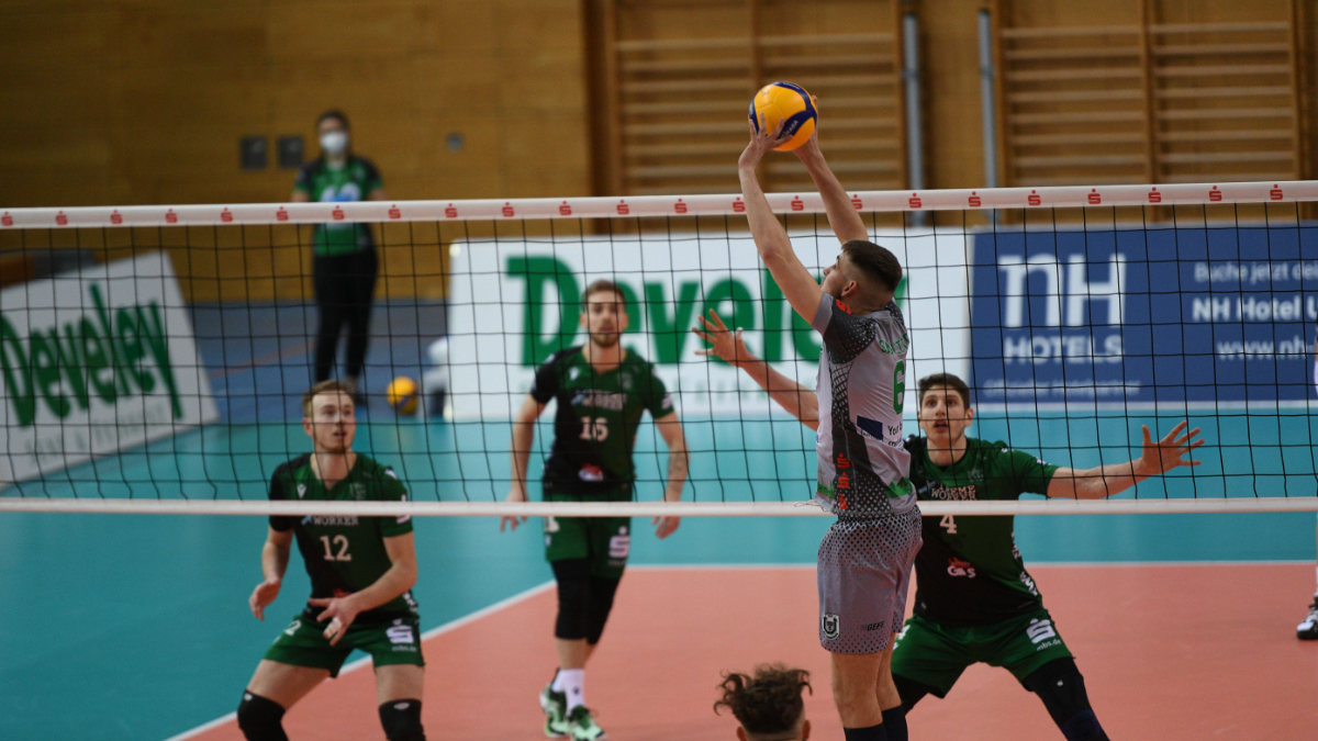 Netzhoppers punkten bei wichtigen Auswärtsspiel