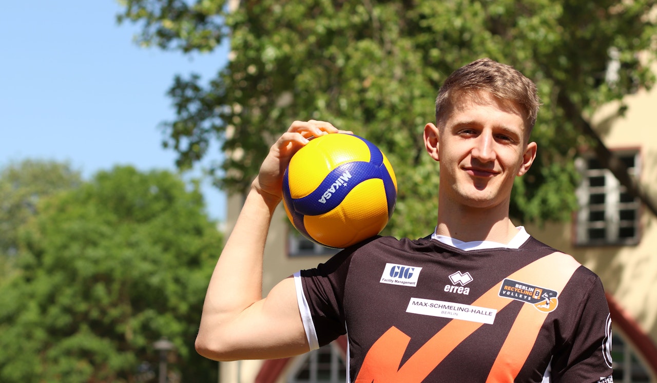 Der fünfte deutsche Nationalspieler im Bunde