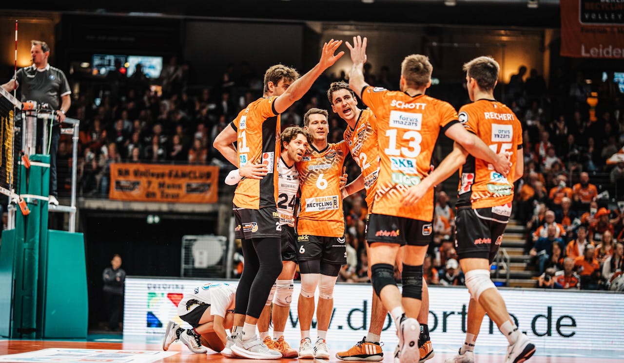 Wuchtig zum Auftaktsieg im Halbfinale