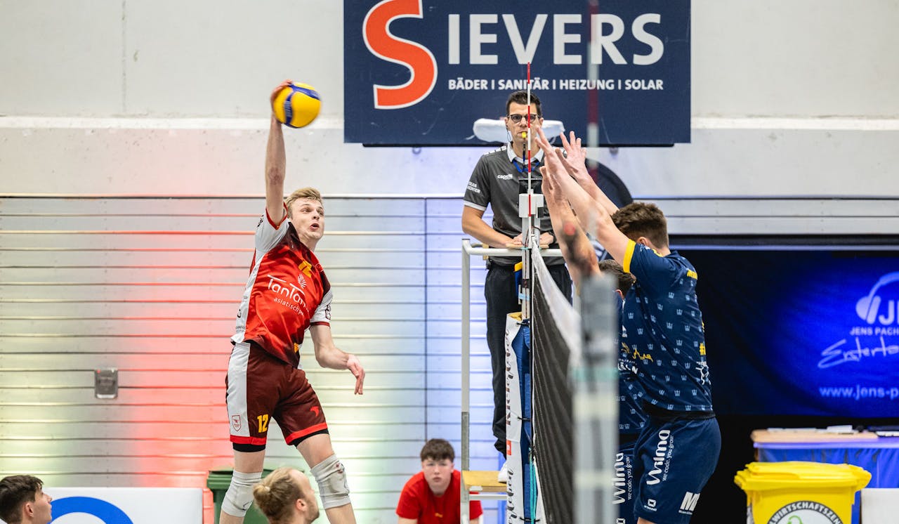Kiel beweist Nervenstärke gegen Köln