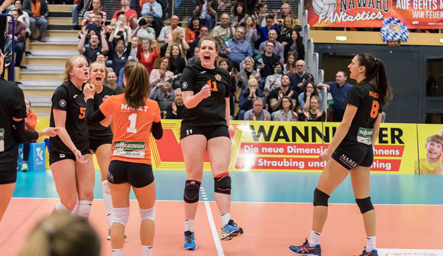 NawaRo nervenstark im Derby in ausverkaufter Volleyballarena