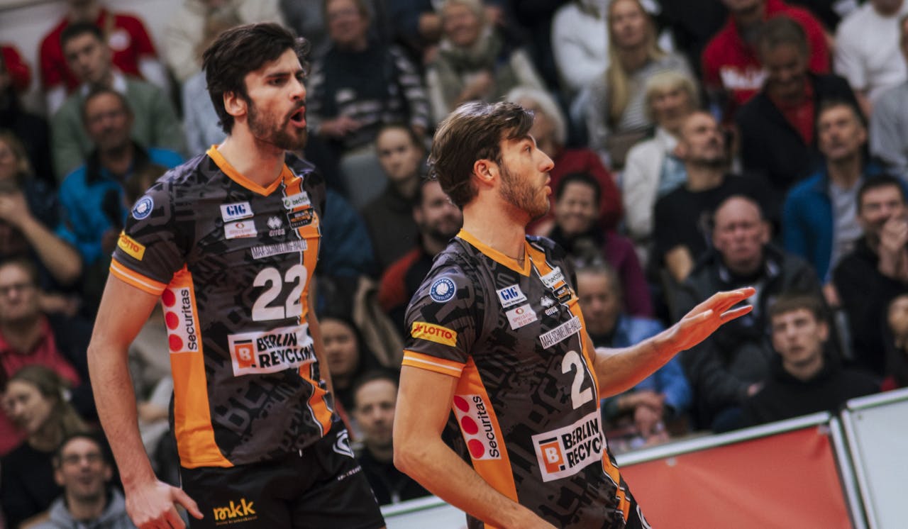 Schnörkellos ins Halbfinale gegen Friedrichshafen