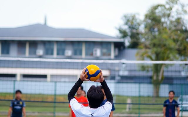 Gründe Mannschaft und suche Spiele mittleres Niveau